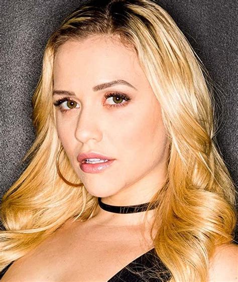 Vídeos pornôs com Mia Malkova Big Tits 